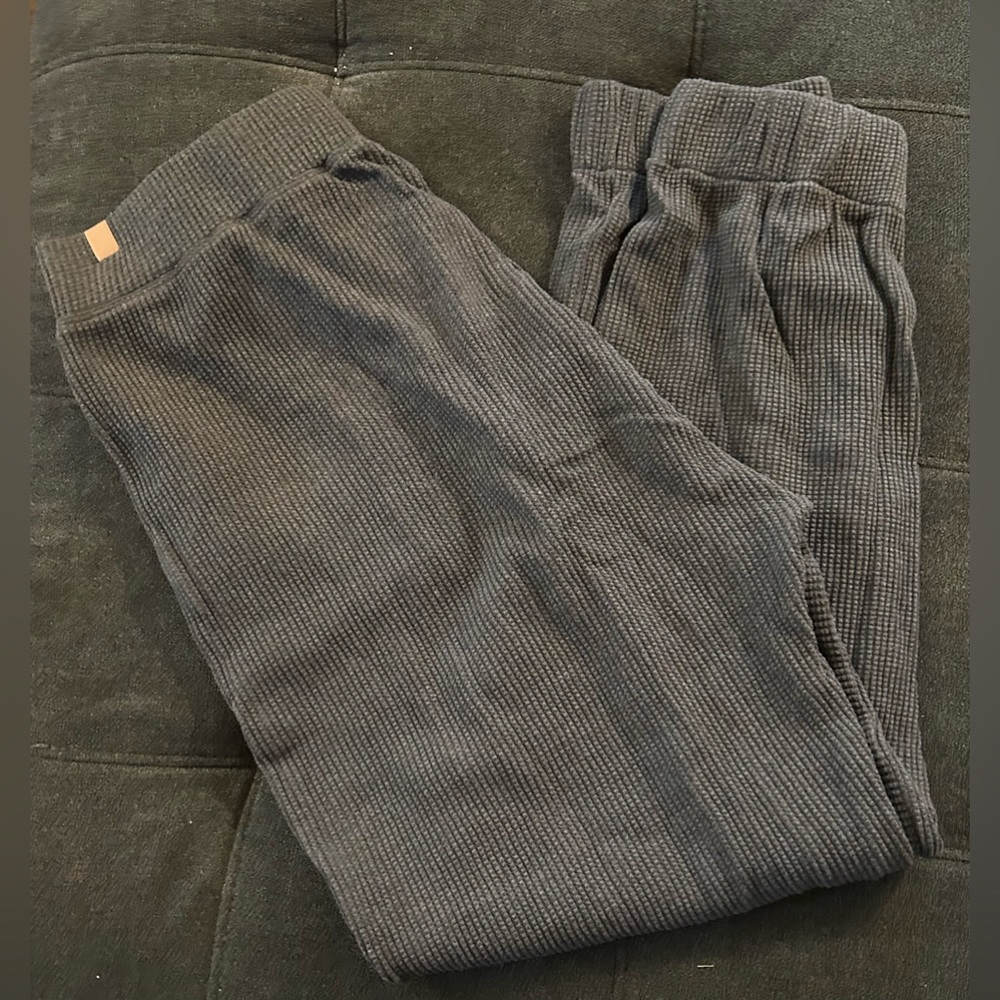 LUNYA Restore Thermal Draped Jogger
Dark Gray Waffle Knit- Large